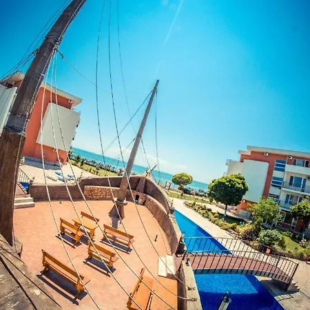 Beachfront 2 Bedroom In Privilege Noks *