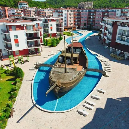 Beachfront 2 Bedroom In Privilege Noks Apartment